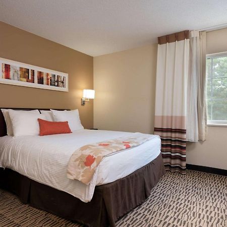Mainstay Suites Detroit ฟาร์มิงตันฮิลส์ ภายนอก รูปภาพ
