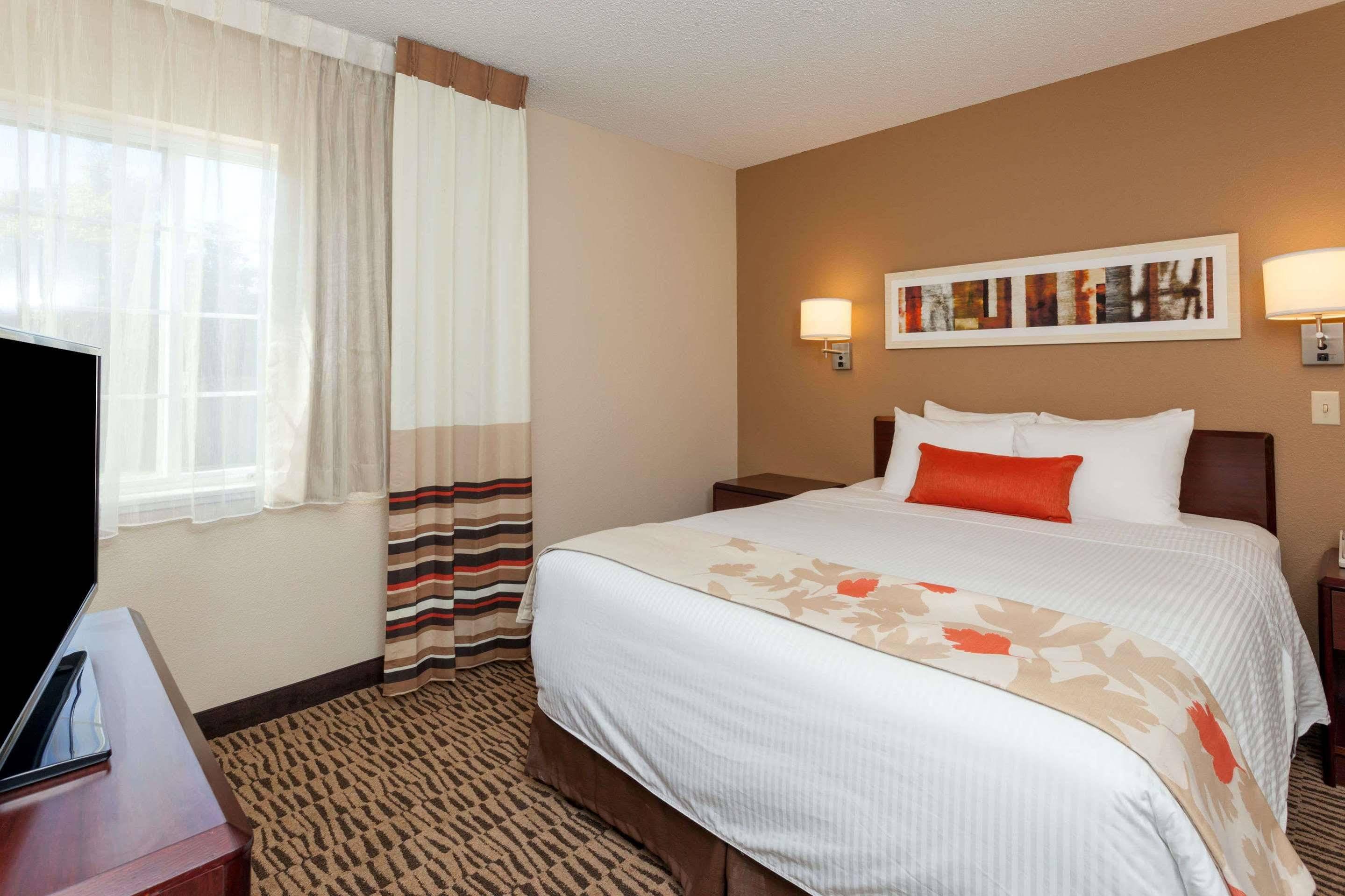 Mainstay Suites Detroit ฟาร์มิงตันฮิลส์ ภายนอก รูปภาพ