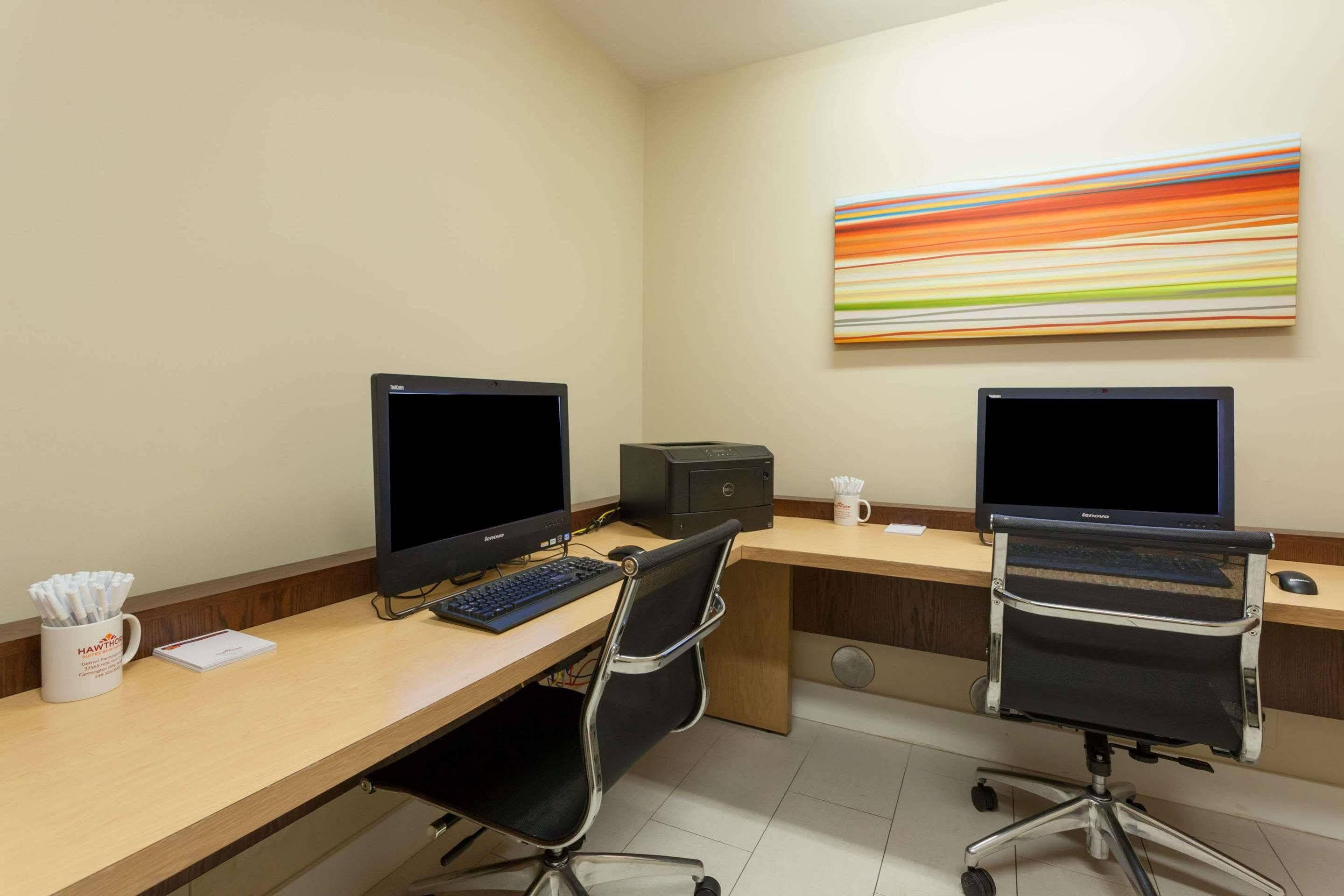 Mainstay Suites Detroit ฟาร์มิงตันฮิลส์ ภายนอก รูปภาพ