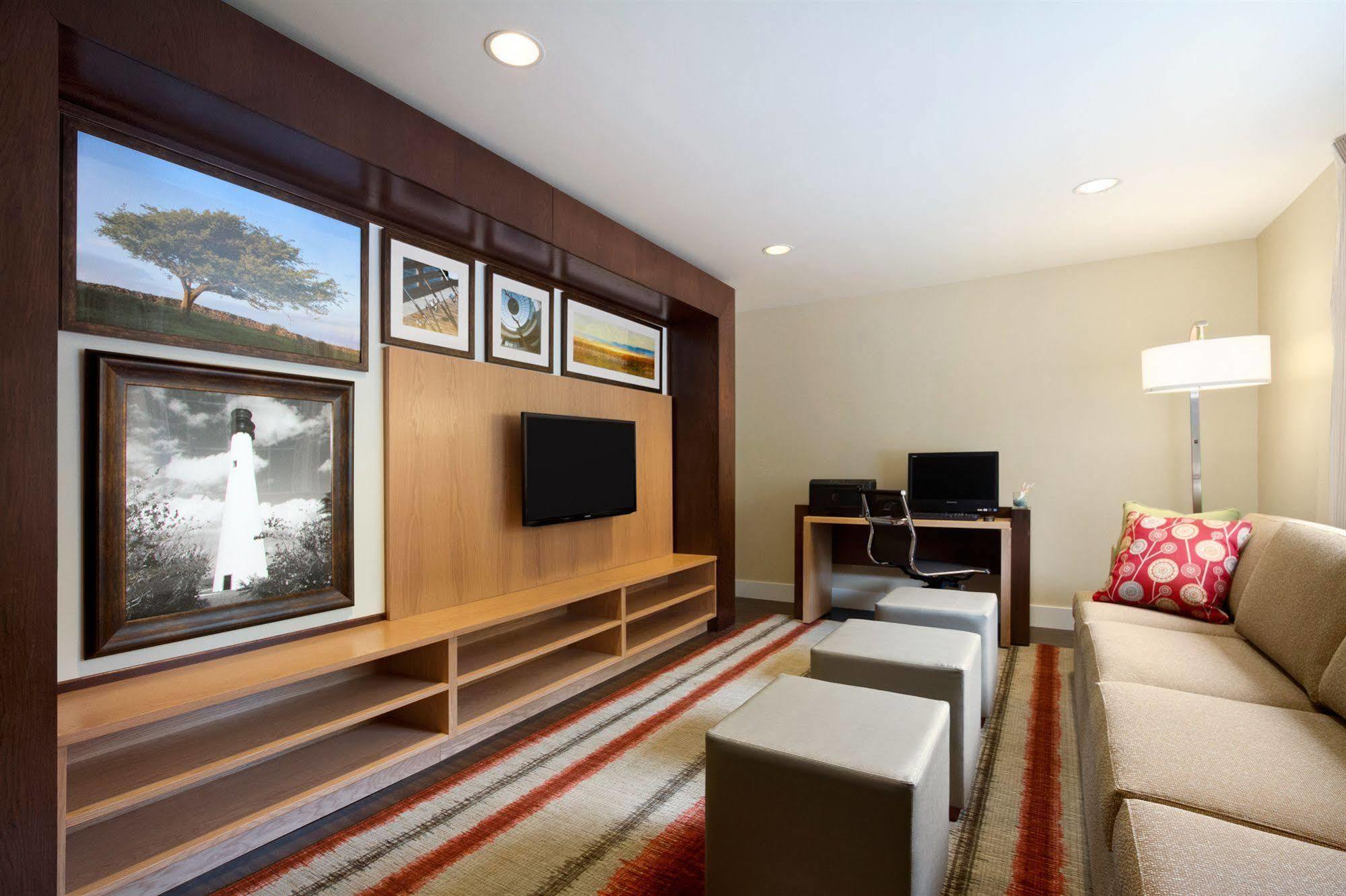 Mainstay Suites Detroit ฟาร์มิงตันฮิลส์ ภายนอก รูปภาพ