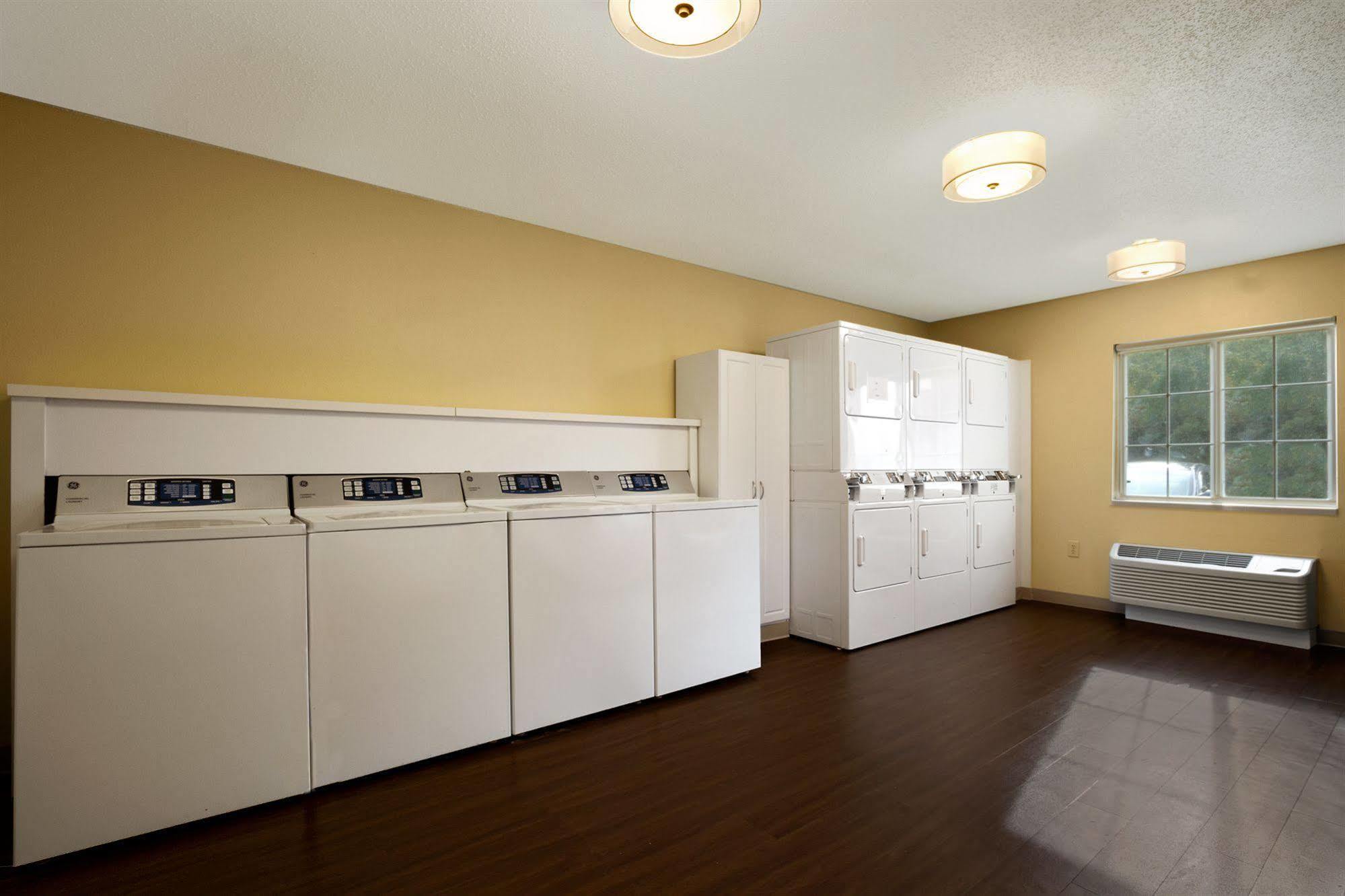 Mainstay Suites Detroit ฟาร์มิงตันฮิลส์ ภายนอก รูปภาพ