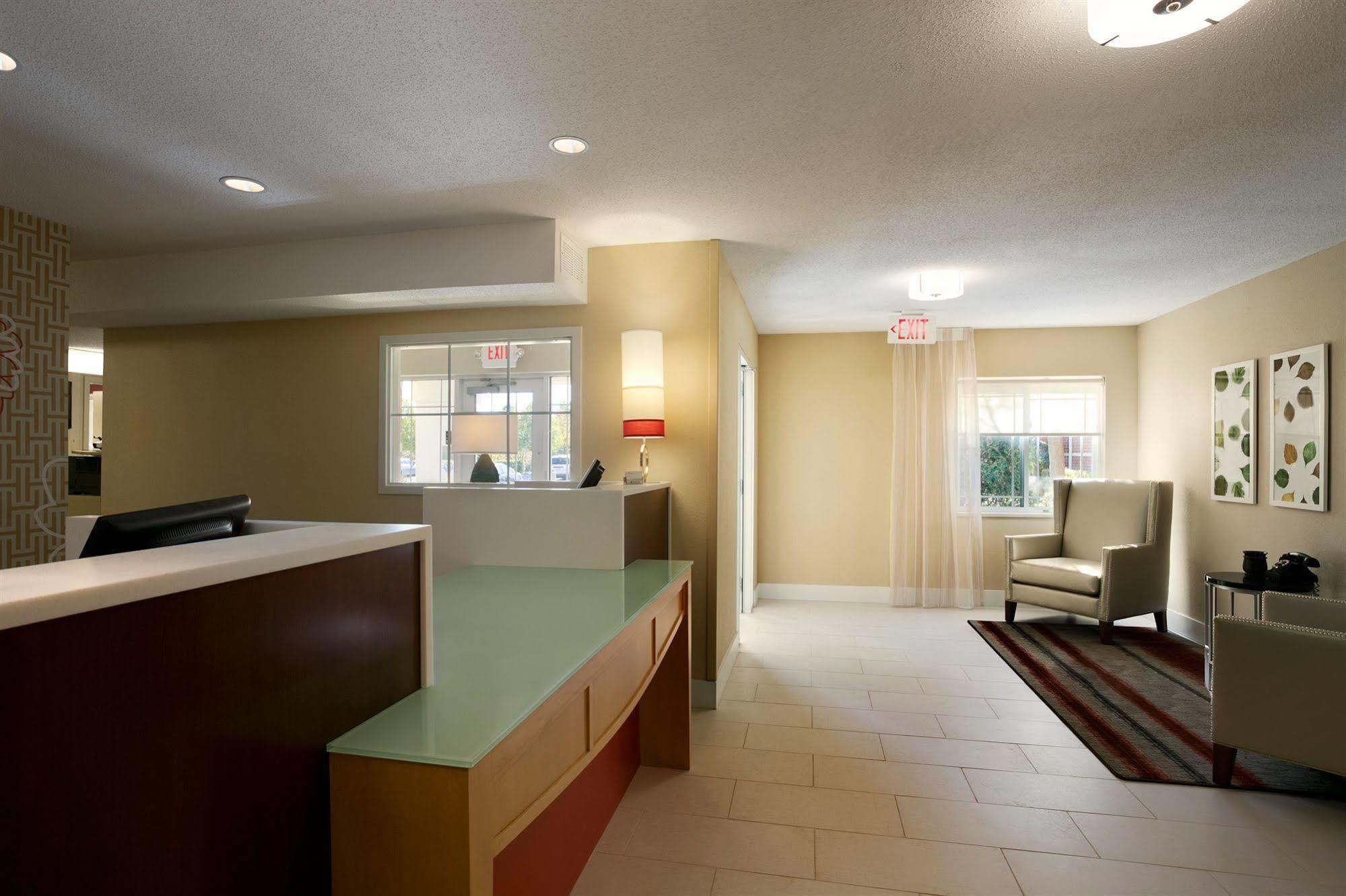 Mainstay Suites Detroit ฟาร์มิงตันฮิลส์ ภายนอก รูปภาพ